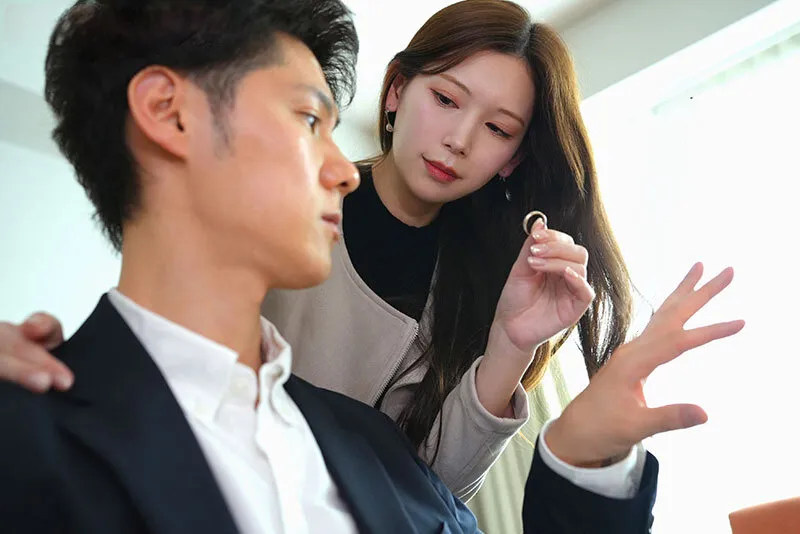 Người vợ đi đi chơi, ông xã ở nhà bị nhỏ em vợ yêu gạ phang không trượt phát nào